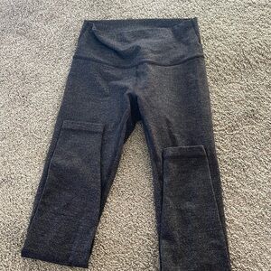 Lululemon leggings size 6. Some pilling, good condition.